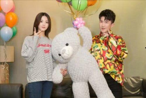 深度吃瓜娱乐圈,娱乐圈背后的瓜田秘闻